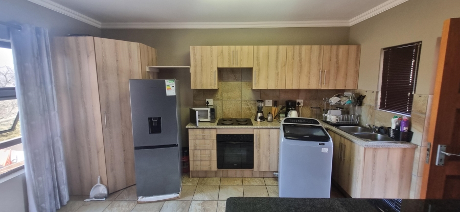 2 Bedroom Property for Sale in Gateway Manor North West